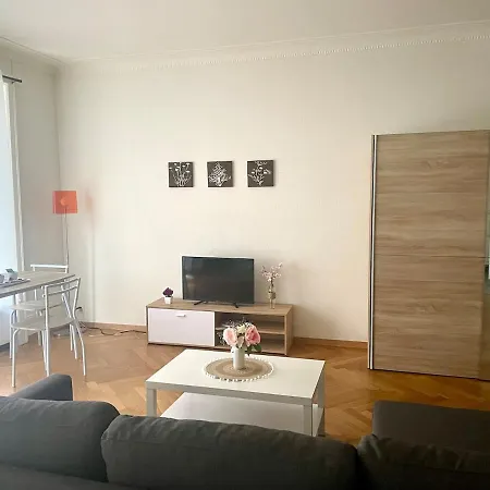 Apartment 600 M From Train Station *